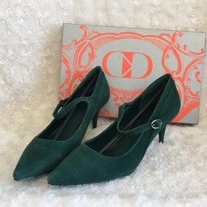 Suede Pointy Toe PUMPS  with straps